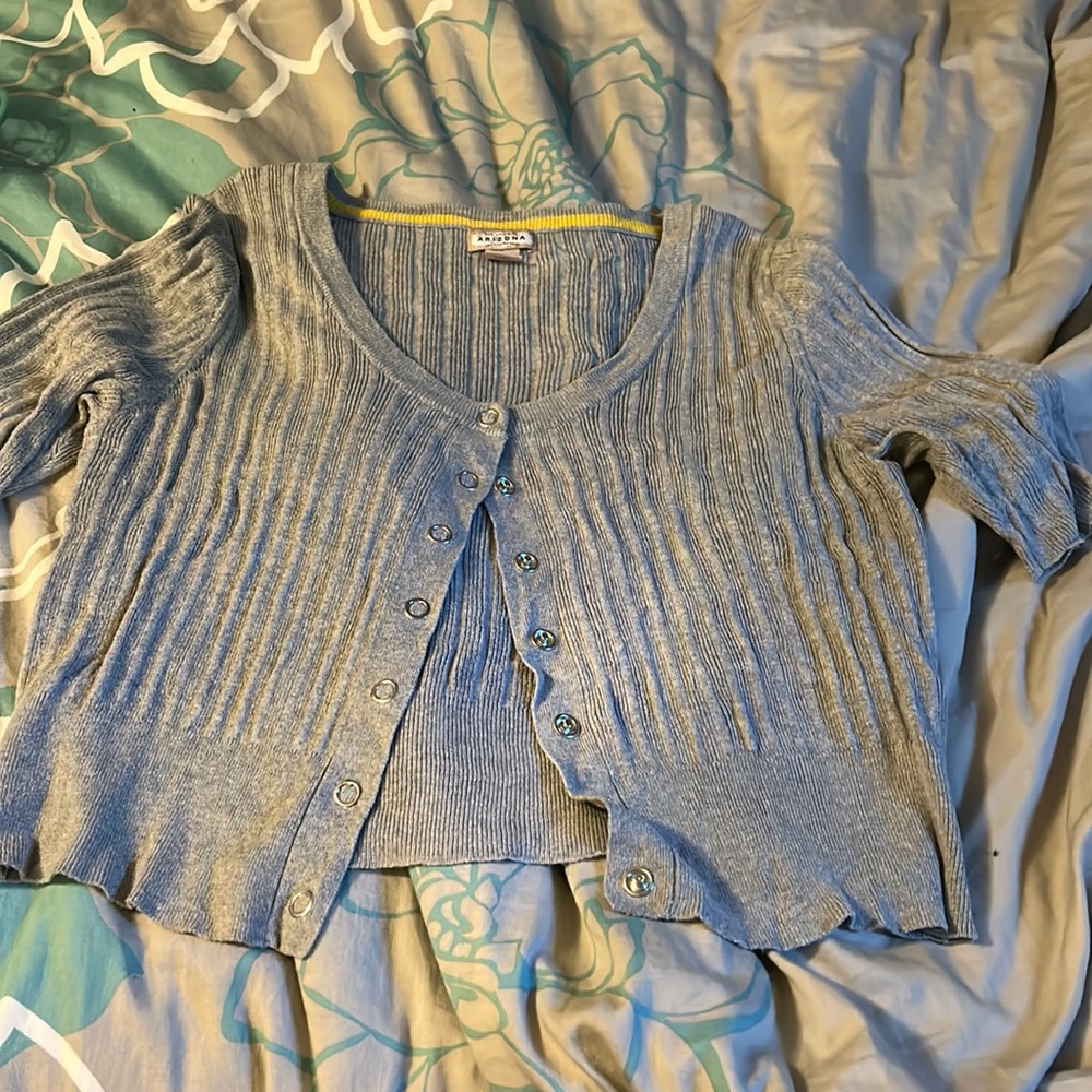 Gray shirt sleeve cardigan